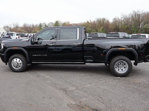 New 2026 GMC Sierra 3500 Denali w/ Denali Reserve Package AWD/4WD image 5