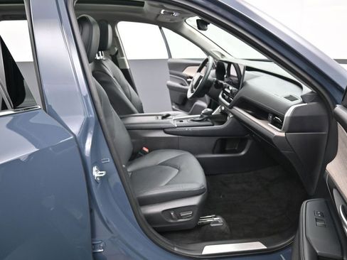 Certified 2025 Toyota Grand Highlander AWD image 39