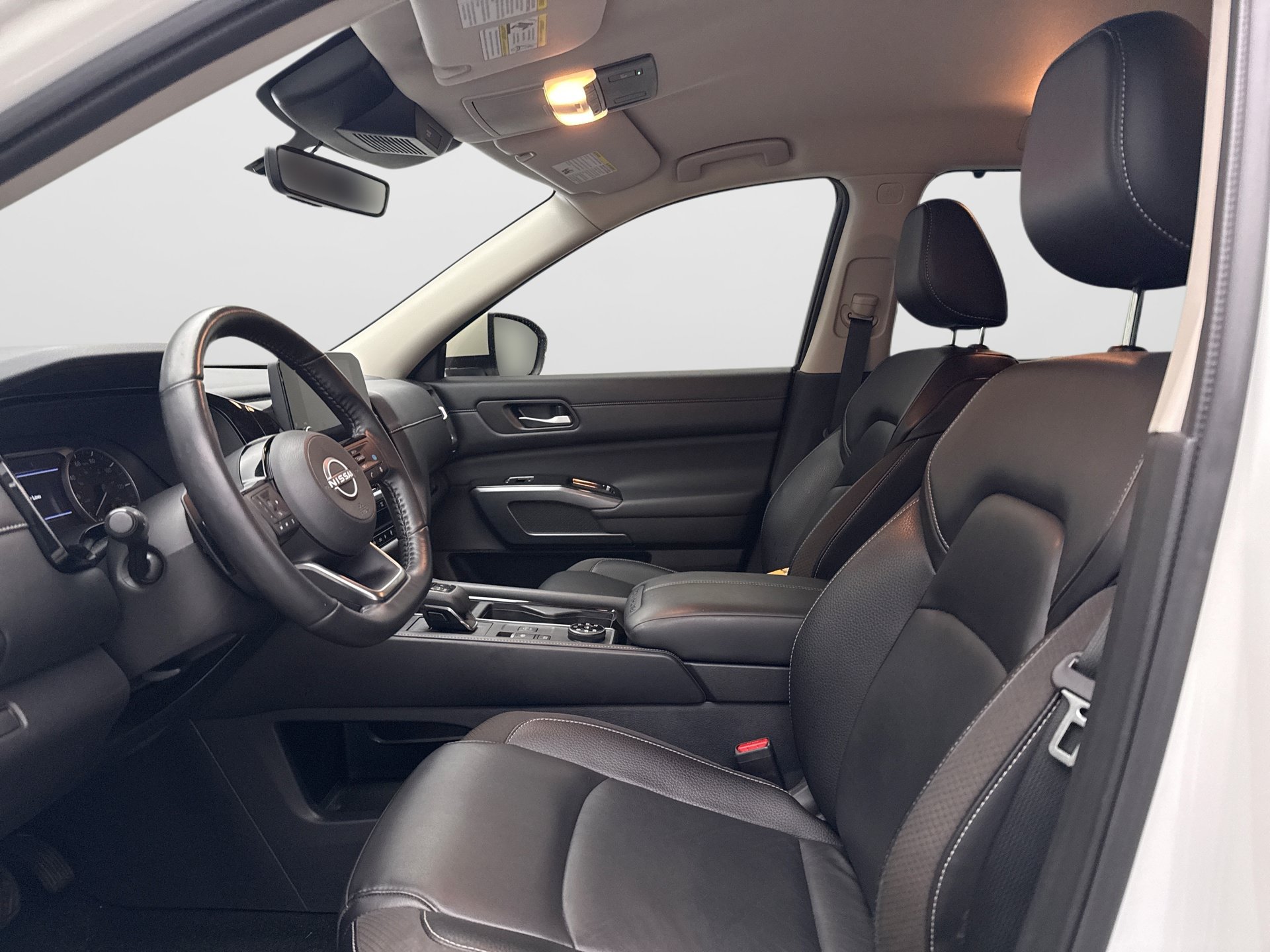 Used 2024 Nissan Pathfinder SL AWD/4WD image 9
