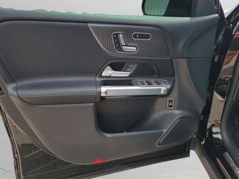 Certified 2024 Mercedes-Benz GLB 250 image 16