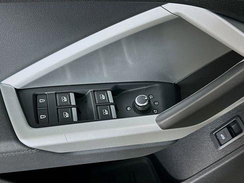 Used 2025 Audi Q3 2.0T Premium image 15