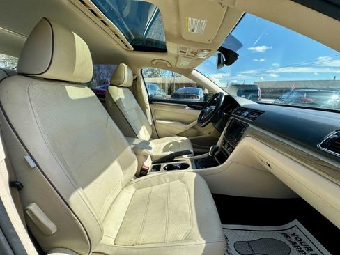 Used 2017 Volkswagen Passat 1.8T SE image 20