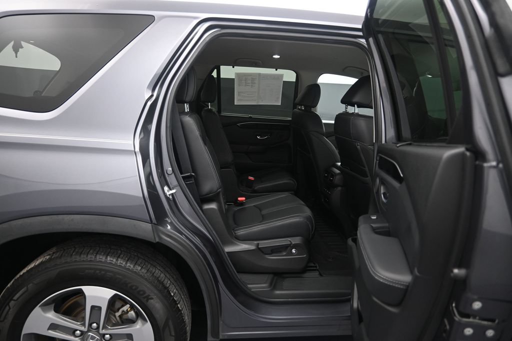 Used 2025 Honda Pilot EX-L image 26