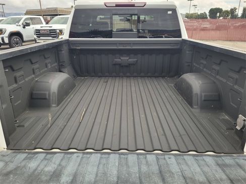 Used 2021 Chevrolet Silverado 1500 LT Trail Boss image 10