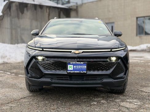 New 2026 Chevrolet Equinox EV LT image 9