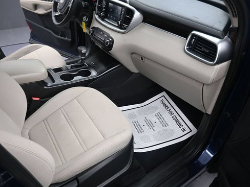 Used 2019 Kia Sorento AWD image 38