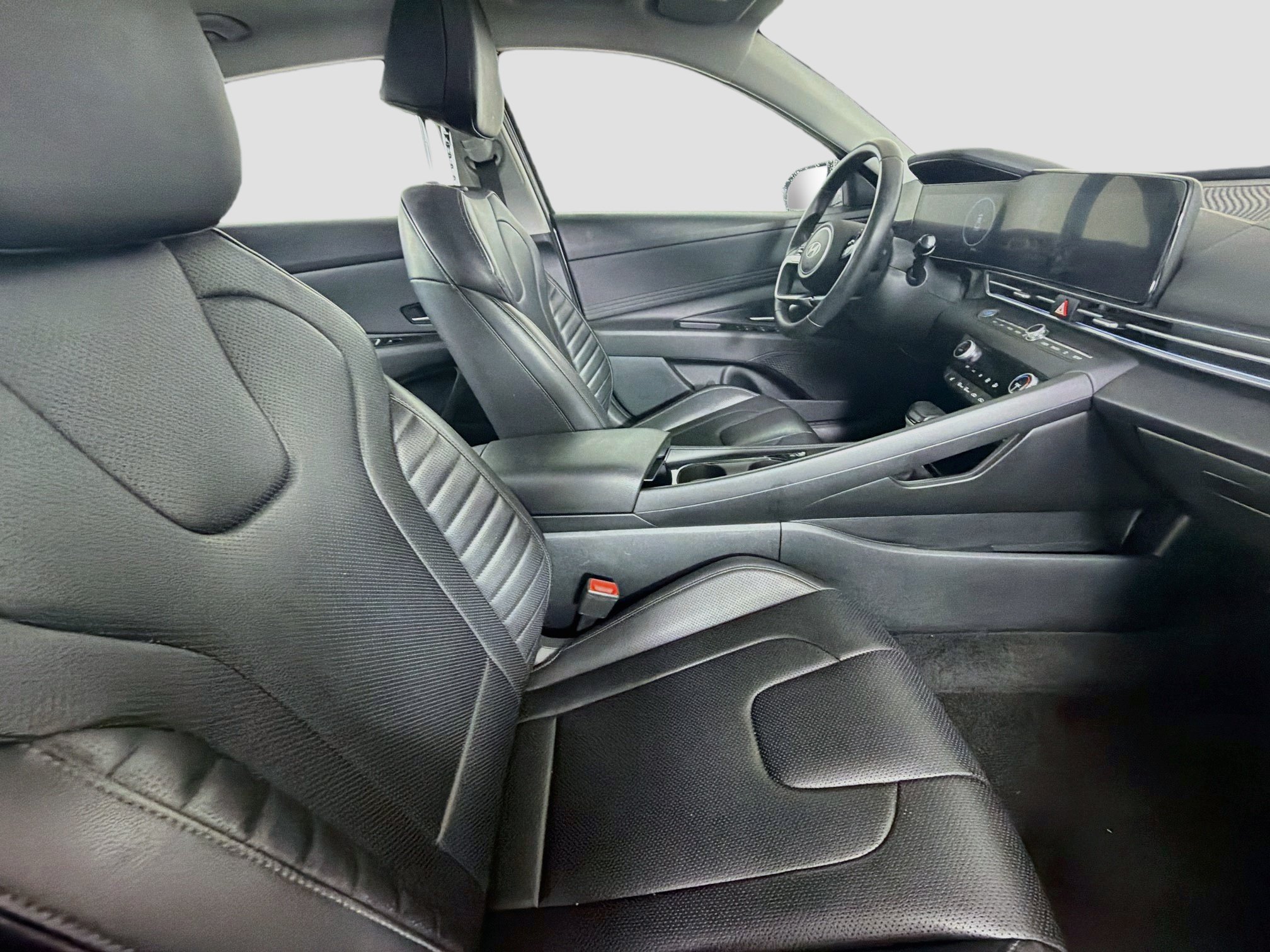 Used 2025 Hyundai Elantra Limited FWD image 31
