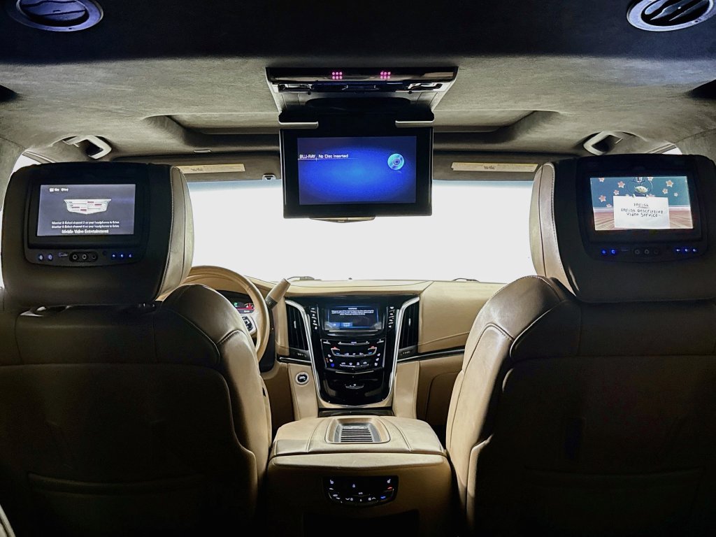 Used 2019 Cadillac Escalade ESV Platinum RWD image 30