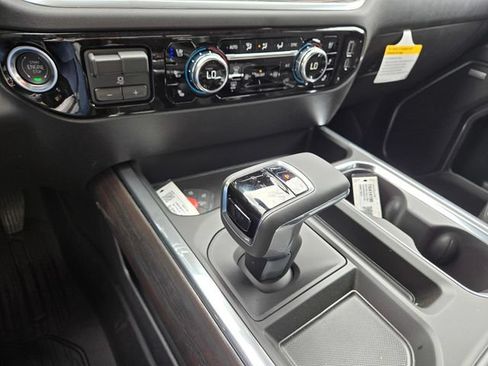 New 2026 GMC Sierra 1500 SLT w/ SLT Premium Package AWD/4WD image 15