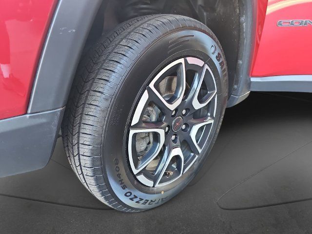 Used 2025 Jeep Compass Trailhawk w/ Trailhawk Elite Group AWD/4WD image 39