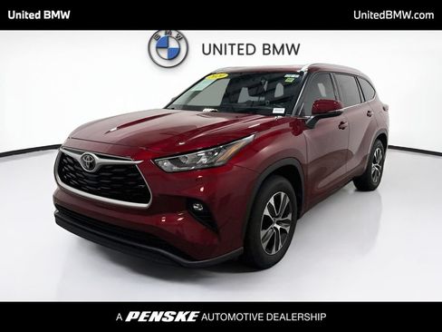Used 2020 Toyota Highlander XLE FWD image 1