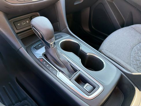 Used 2024 Chevrolet Equinox LT image 10