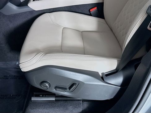 New 2026 Volvo XC90 T8 Plus w/ Protection Package Premier image 20