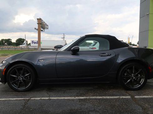 Used 2017 MAZDA MX-5 Miata Club image 7