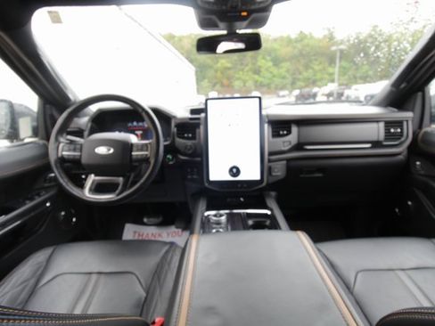Used 2023 Ford Expedition Max Platinum image 6