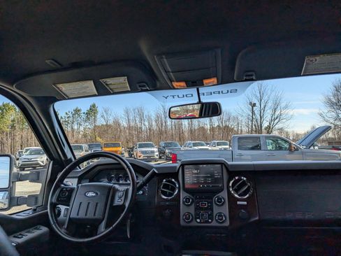 Used 2015 Ford F250 Lariat w/ Chrome Package image 17