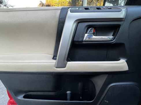 Used 2014 Toyota 4Runner SR5 image 13