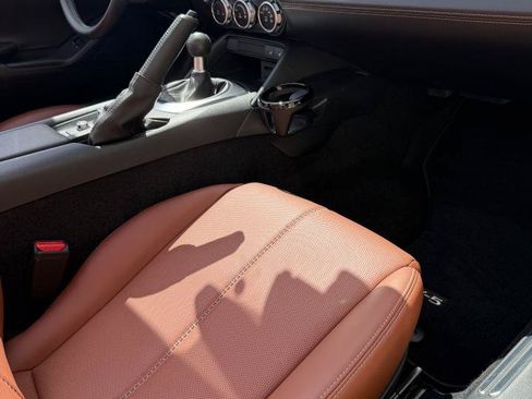Used 2023 MAZDA MX-5 Miata Grand Touring RWD image 5