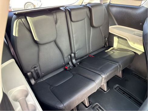 Used 2024 Kia Carnival SX Prestige image 9