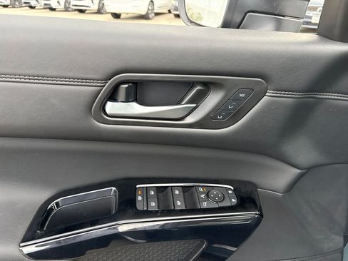 Used 2026 Nissan Pathfinder Platinum w/ Cargo Package FWD image 17