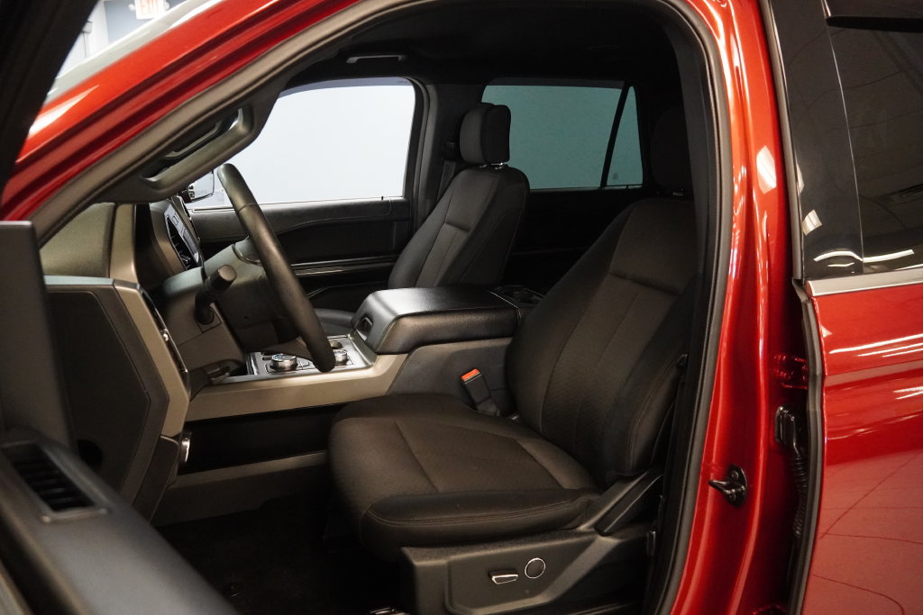 Used 2018 Ford Expedition Max XLT AWD/4WD image 4