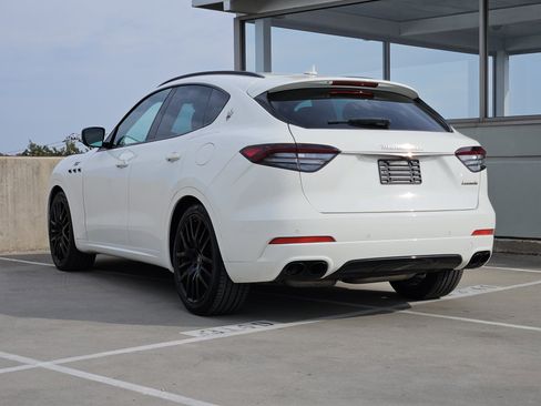 Used 2022 Maserati Levante GT image 3