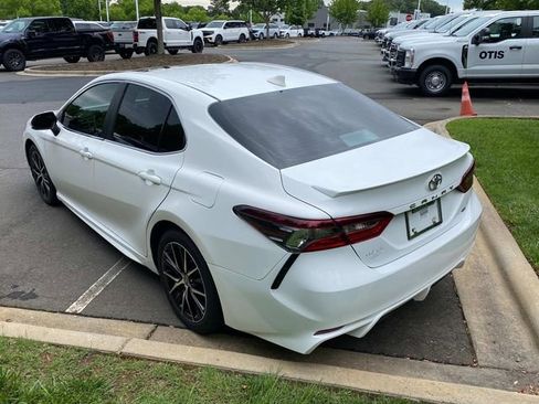 Used 2024 Toyota Camry SE w/ Convenience Package FWD image 29