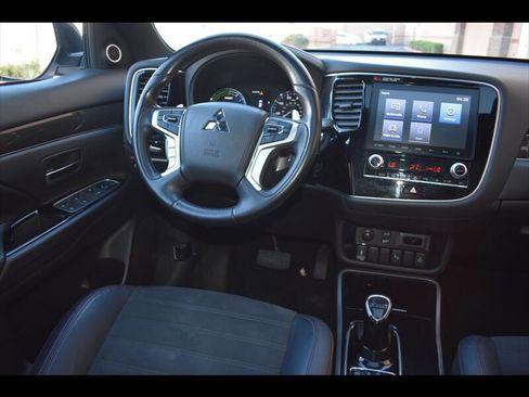 Used 2021 Mitsubishi Outlander GT image 29