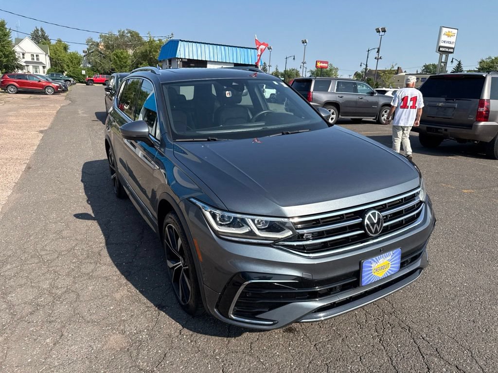 Used 2022 Volkswagen Tiguan SEL R-Line AWD/4WD image 5