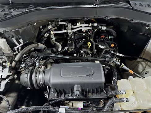 Used 2022 Ford Explorer XLT image 31