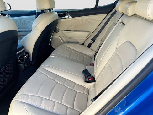 Used 2022 Kia Stinger GT2 image 25