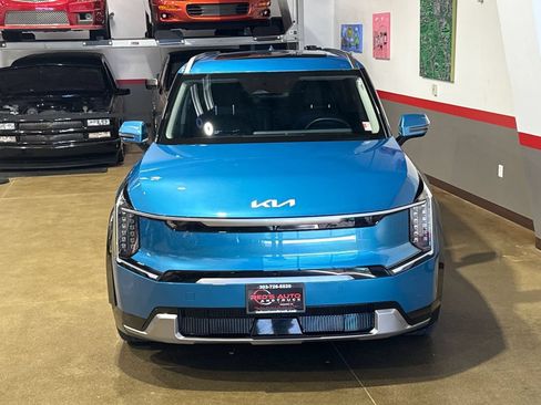 Used 2024 Kia EV9 Land w/ Towing Package AWD/4WD image 41