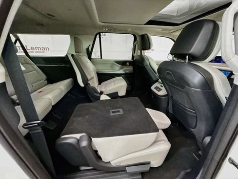 Used 2025 Lincoln Navigator L Reserve AWD/4WD image 30