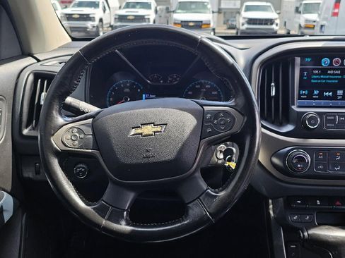 Used 2017 Chevrolet Colorado Z71 AWD/4WD image 14