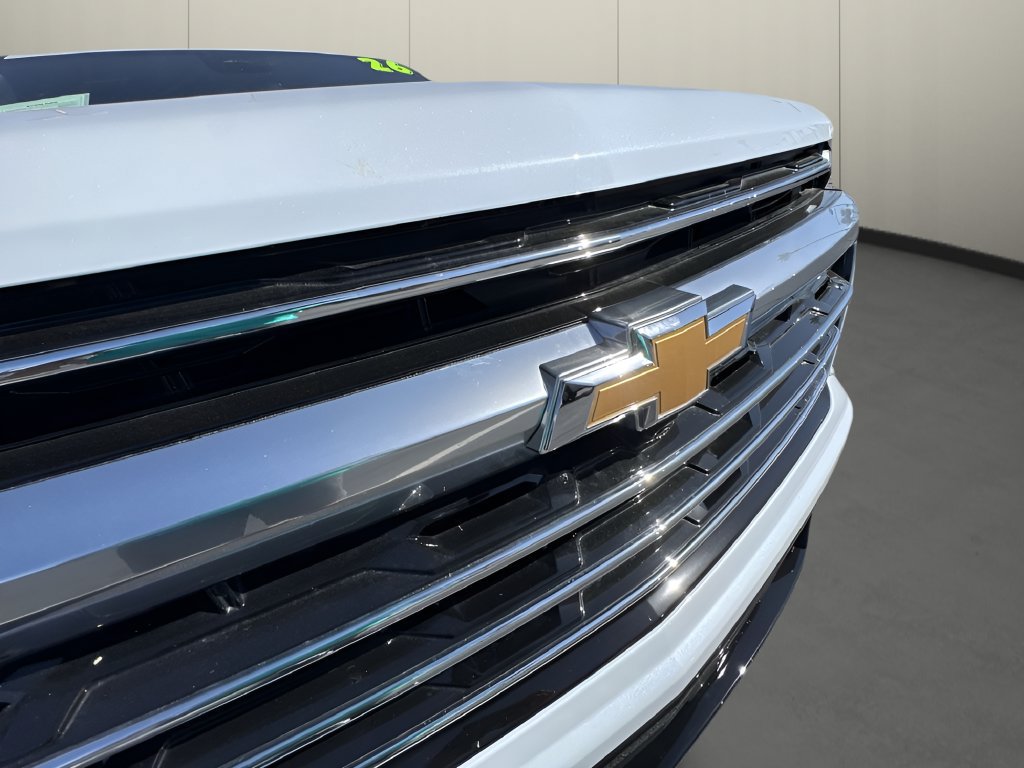 Used 2026 Chevrolet Traverse High Country FWD image 32