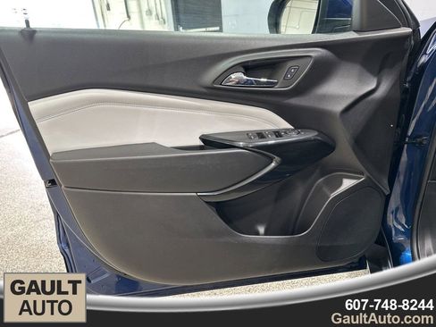 Used 2024 Chevrolet Trax LT w/ Driver Confidence Package image 11