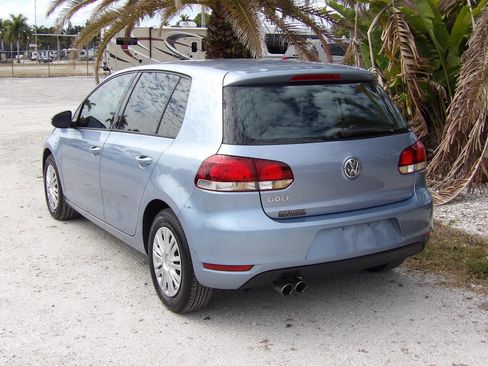 Used 2011 Volkswagen Golf 4-Door image 5