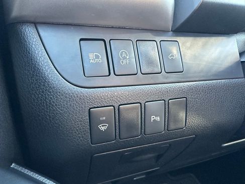 Used 2017 Toyota Highlander Limited image 14