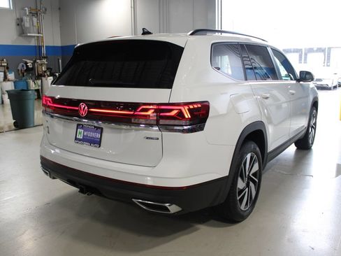 Used 2025 Volkswagen Atlas SE AWD/4WD image 26