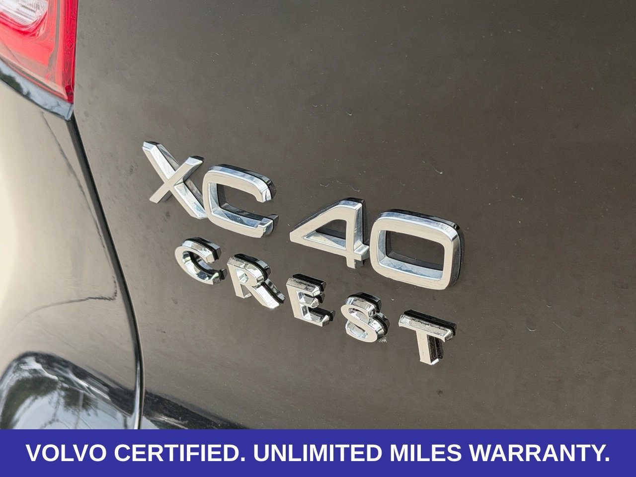 Certified 2026 Volvo XC40 B5 Plus AWD/4WD image 11