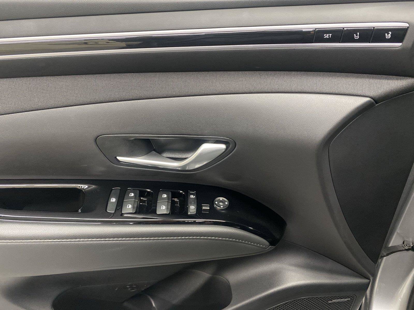 Used 2023 Hyundai Tucson Limited AWD/4WD image 19