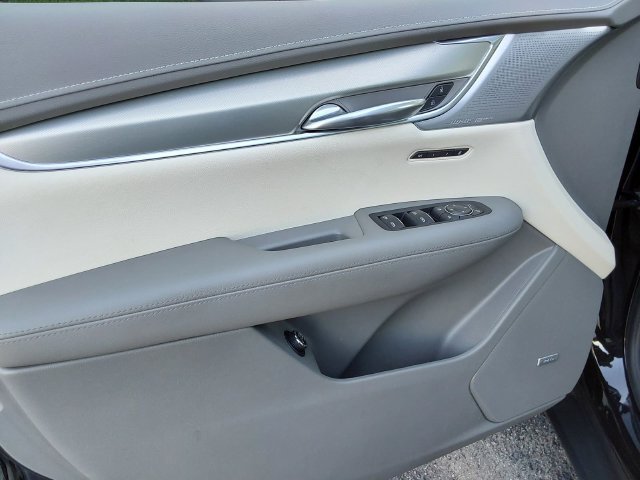 Used 2024 Cadillac XT5 Premium Luxury w/ LPO, Floor Liner Package AWD/4WD image 16