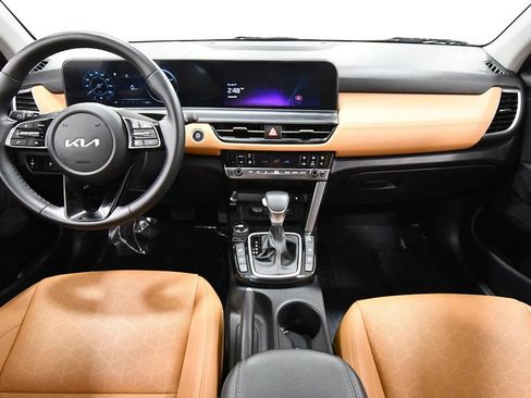 Certified 2024 Kia Seltos EX AWD/4WD image 3