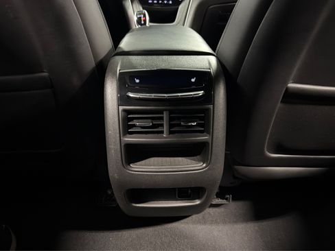 Used 2019 Cadillac XT5 Platinum AWD/4WD image 42