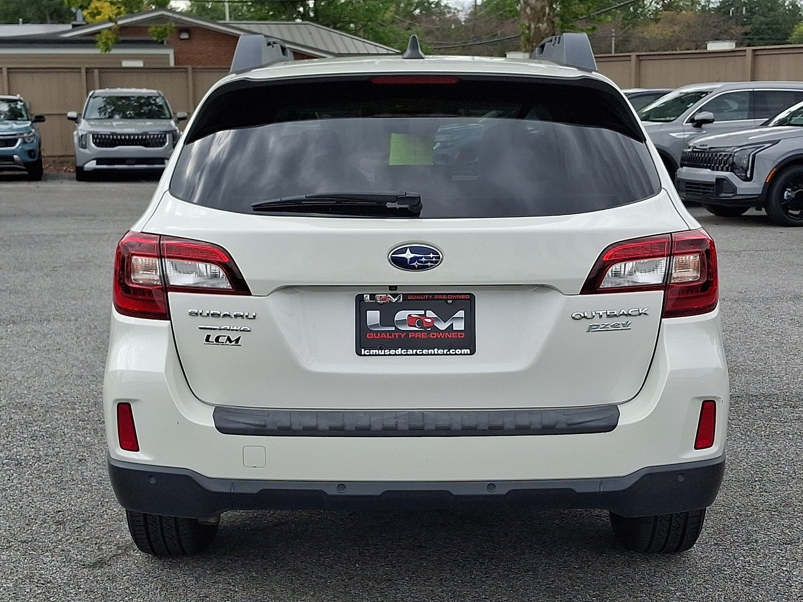 Used 2017 Subaru Outback 2.5i Limited AWD/4WD image 5