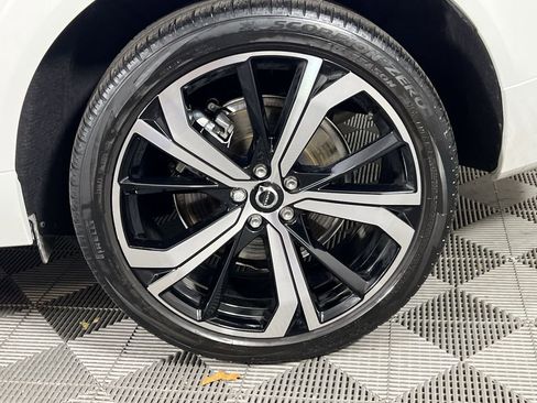 Certified 2023 Volvo XC60 B6 Ultimate w/ Protection Package Premier image 19