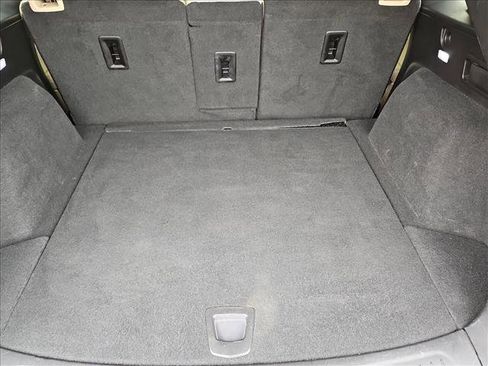 Used 2018 Cadillac XT5 FWD image 6