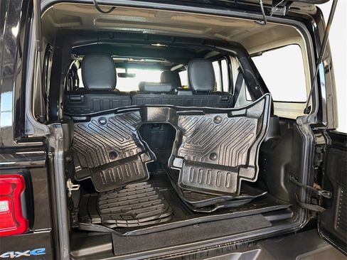 Used 2022 Jeep Wrangler Unlimited Sahara w/ Cold Weather Group image 25