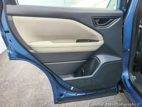 Certified 2025 Subaru Forester AWD/4WD image 15