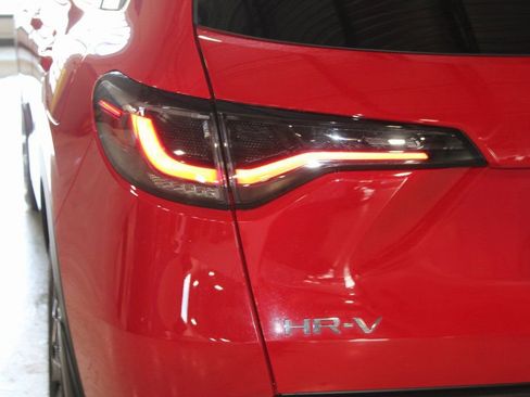 Used 2025 Honda HR-V Sport image 36